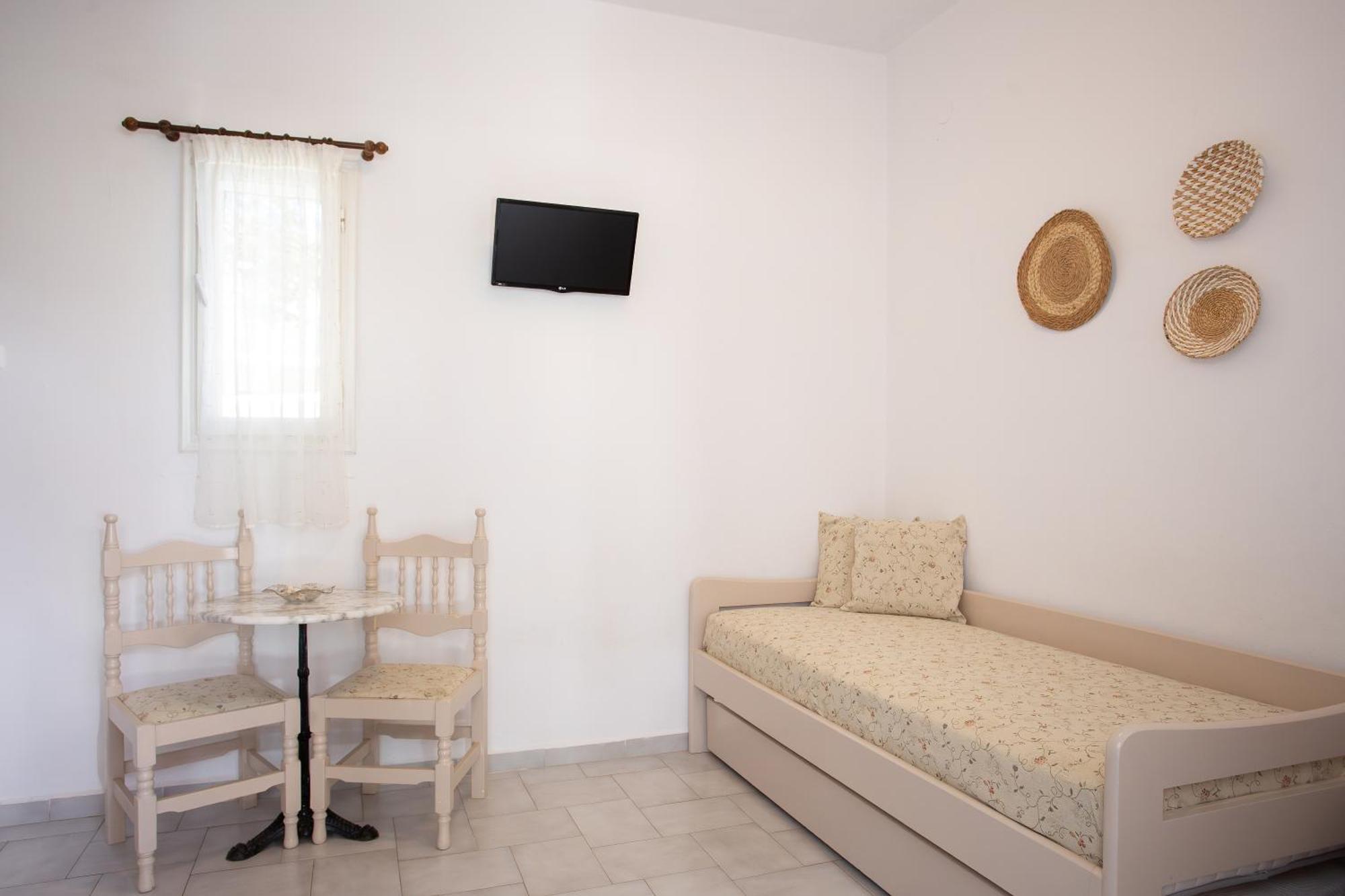 Dora'S Studios & Apartments Mégas Yialós-Nítes 外观 照片